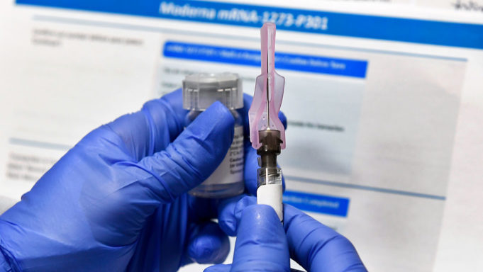 23 ηλικιωμένοι άνω των 85 ετών εμβολιάστηκαν την πρώτη ημέρα στο Νοσοκομείο Φλώρινας