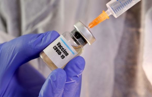 Πώς επιδρούν τα παυσίπονα στην αποτελεσματικότητα του εμβολίου για τον κορονοϊό – Τι φοβούνται οι επιστήμονες