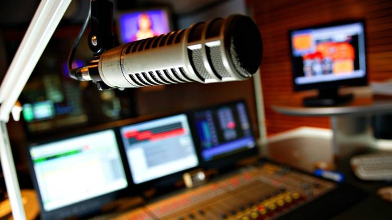 Τι ακούνε οι κάτοικοι της Λάρισας στο ραδιόφωνο τους;  Παραστάσεις και παραγωγοί στη Λάρισα