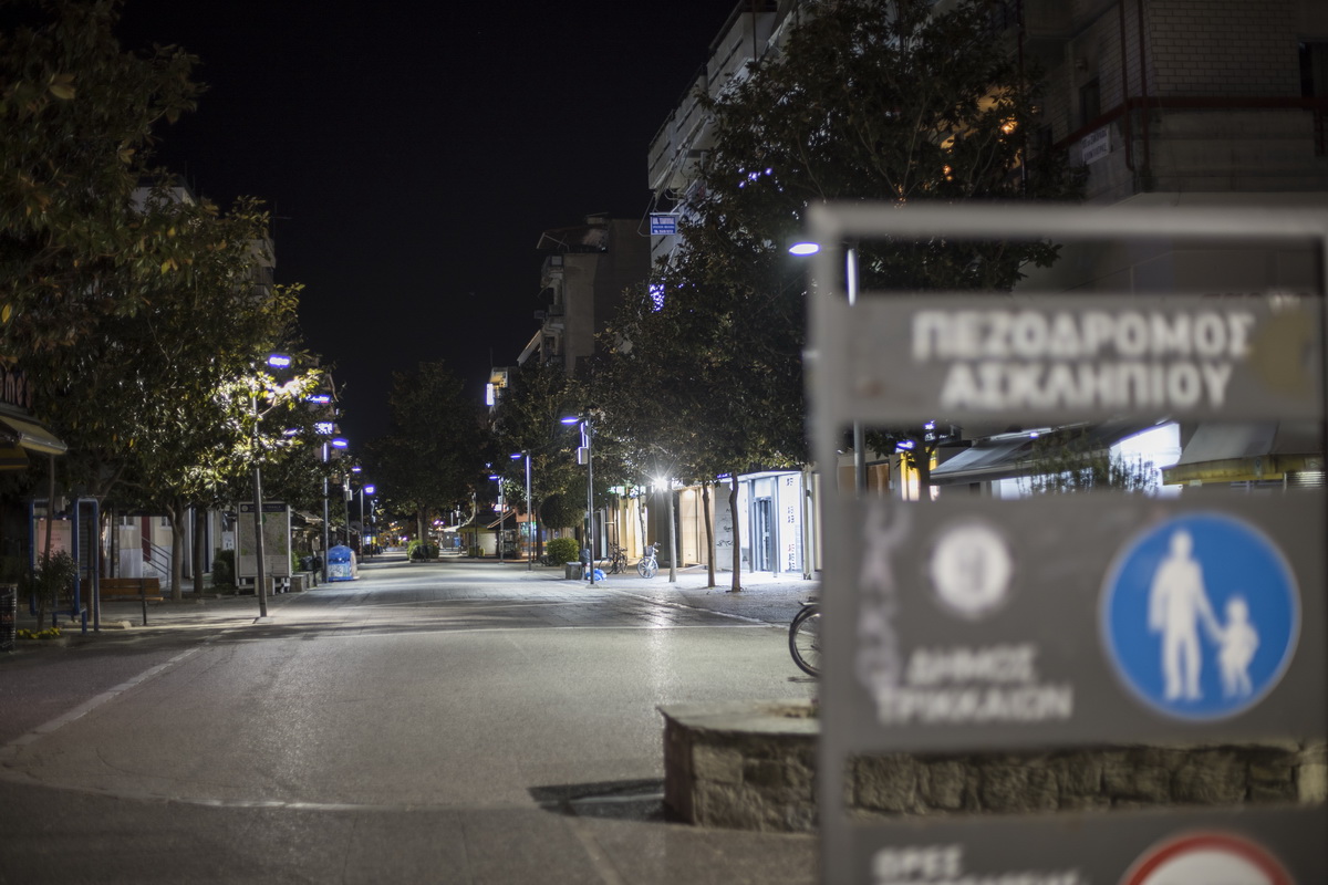 Ανοίγουν τις καφετέριες με… απαλή μουσική, αύριο στην Ασκληπιού