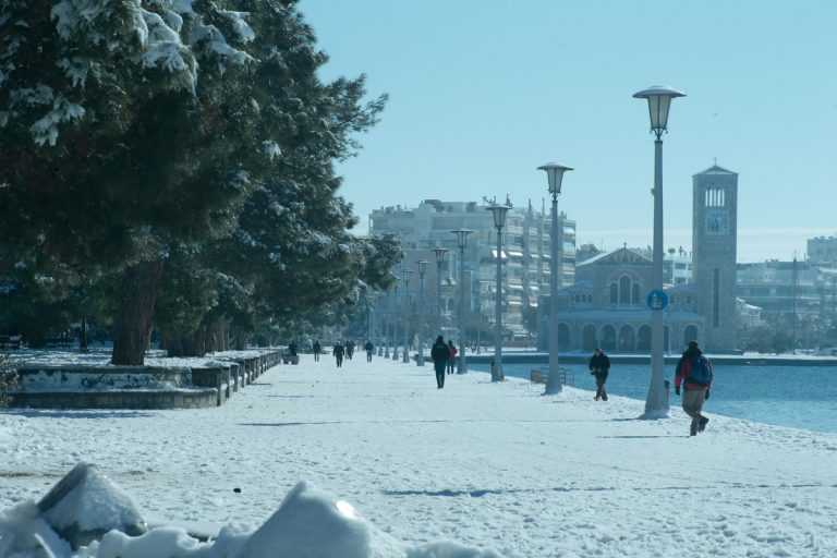 Χιόνια και μέσα στον Βόλο: «Πιθανώς ψύχος – τέρας στην Ελλάδα το σαββατοκύριακο»