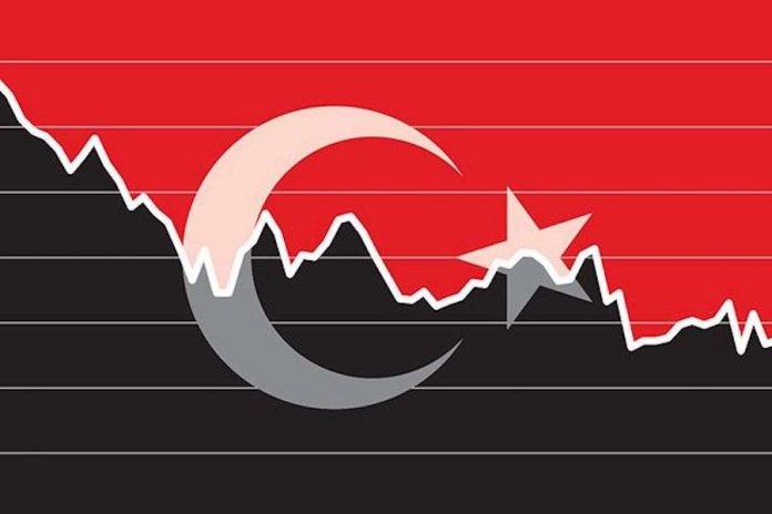 Ο Ερντογάν “ξηλώνει” τραπεζίτες και η λίρα πέφτει κι άλλο