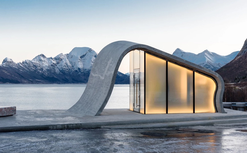 Η δημόσια τουαλέτα στη Νορβηγία που μοιάζει με έργο τέχνης