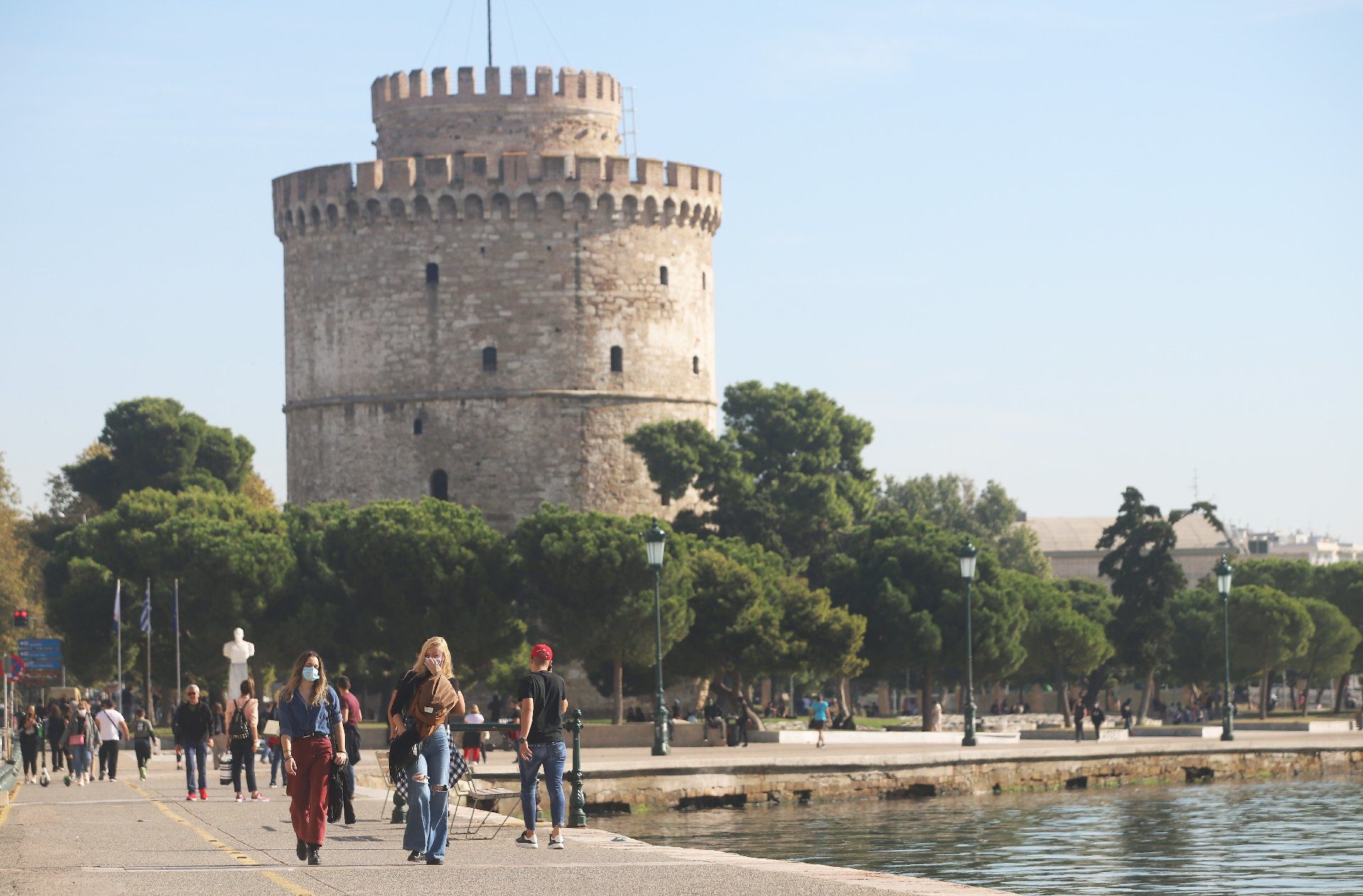 Κρίσιμο δεκαπενθήμερο — Αύξηση ιικού φορτίου σε τέσσερις περιοχές, λίγο πριν από το κόκκινο η Θεσσαλονίκη