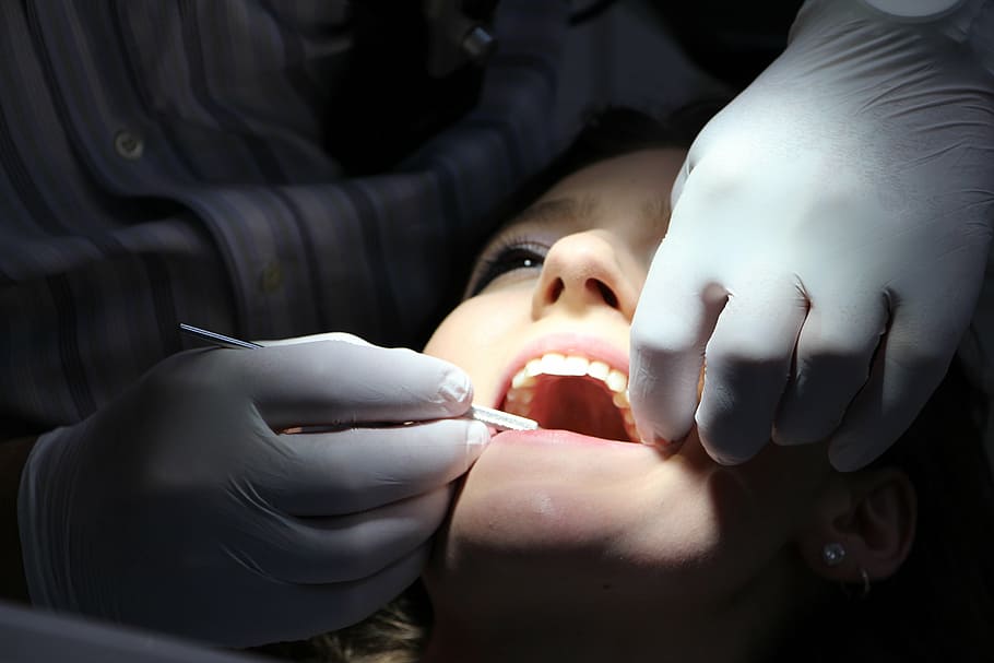 Πώς θα πηγαίνουμε στον οδοντίατρο – Τι ισχύει από σήμερα – Ο πρόεδρος των οδοντιάτρων εξηγεί (video)