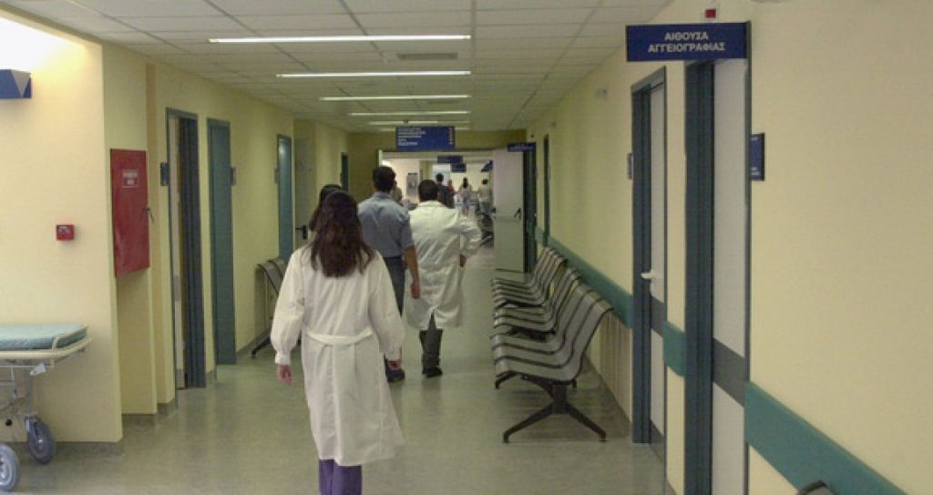 Τροχαίο με τρεις τραυματίες στον παράδρομο της ε.ο. Τρικάλων-Πύλης