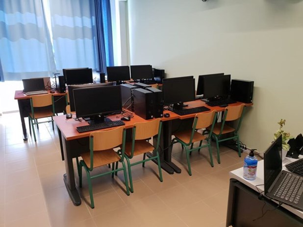 Προσφορά τεχνολογικού εξοπλισμού προς το Δημοτικό Σχολείο Δαμασίου