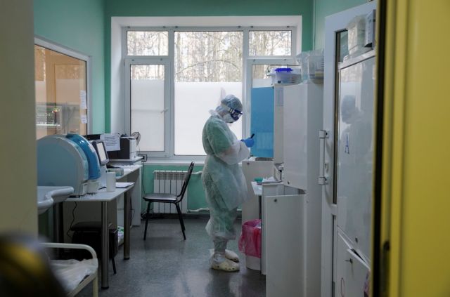 Κοροναϊός – Τι συμβαίνει με τα αντισώματα πλήρως εμβολιασμένων που νόσησαν