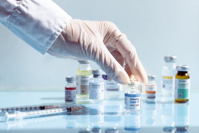 Ενισχυτική δόση – Ποιο εμβόλιο προστατεύει καλύτερα έναντι στα νέα στελέχη του κοροναϊού