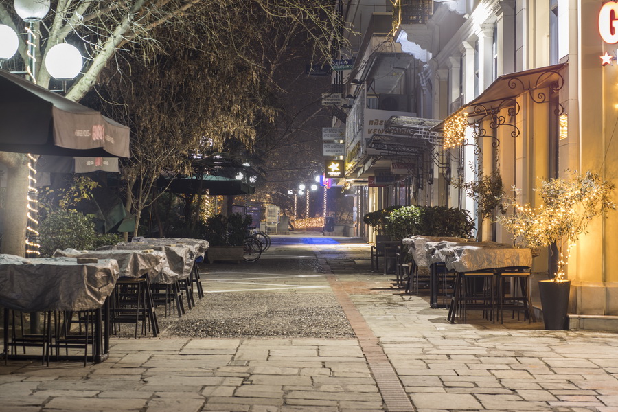 Βουβή Πρωτοχρονιά. Τι μέτρα ισχύουν απόψε…