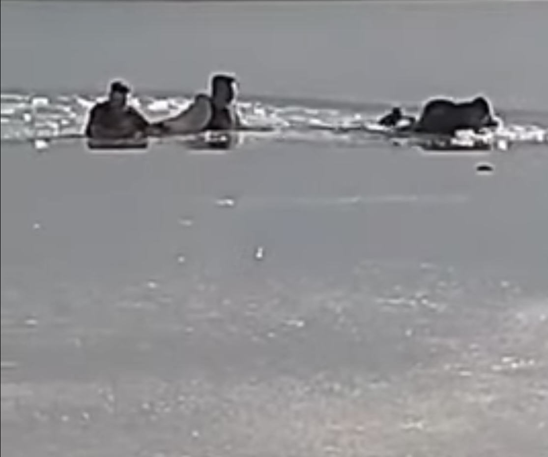Σοκαριστικό βίντεο την ώρα που έπεσαν στην παγωμένη Λίμνη Πλαστήρα