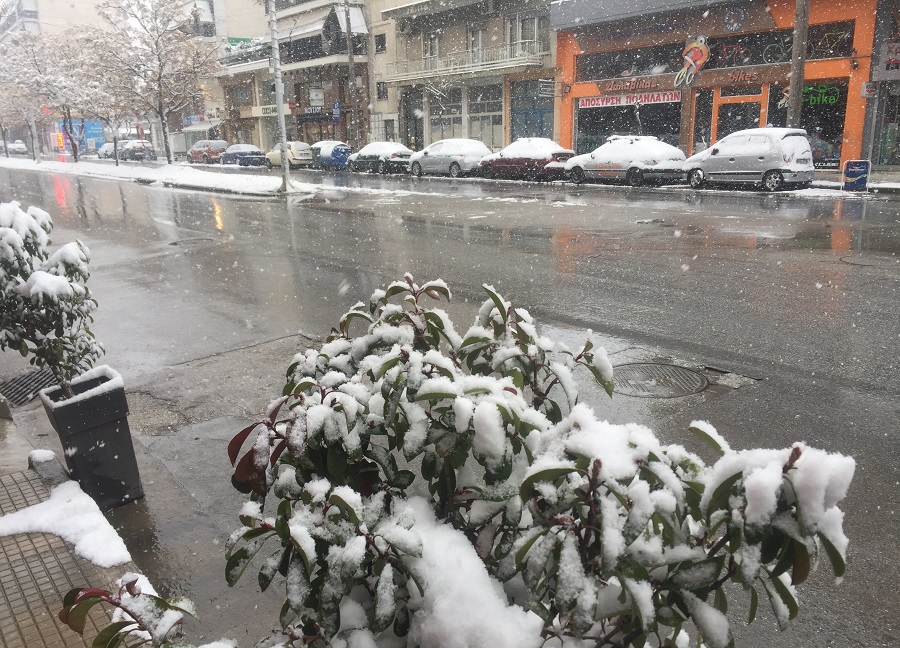 Καιρός: Έρχονται δύο ψυχρές εισβολές τη νέα εβδομάδα - Πότε βλέπει χιονόπτωση μέσα στην Λάρισα το meteo.gr