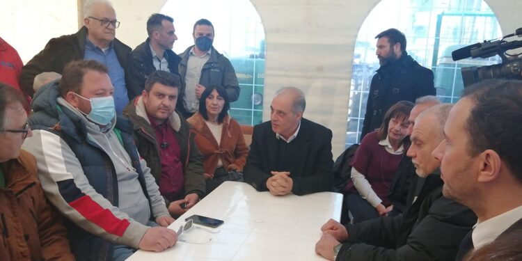 Βελόπουλος από Μπλόκο Νίκαιας: “Υποχρέωση Πολιτείας και κομμάτων να σταθούν δίπλα στον πρωτογενή τομέα” ΦΩΤΟ