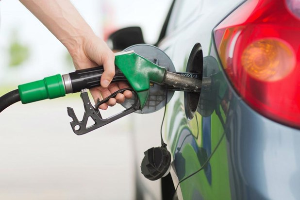 Fuel pass 2: Πληρώνεται το επίδομα στους δικαιούχους – Ποιοι πάνε ταμείο