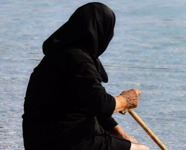 Φίμωσαν και χτύπησαν γιαγιά σε άγρια ληστεία – Οργή για την πιο μαρτυρική νύχτα της ζωής της