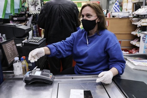 Πότε καταργείται η μάσκα σε σούπερ μάρκετ και Μέσα Μεταφοράς