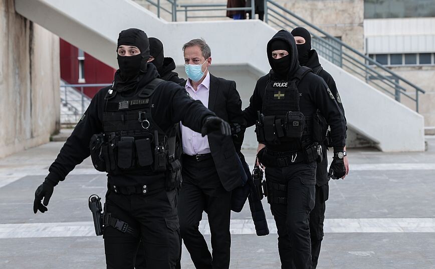 Χτύπησε κόκκινο η ένταση με τους δικηγόρους στη δίκη Λιγνάδη: «Κάτσε με τον Τριανταφυλλόπουλο» – «Πήδα τη μάντρα»