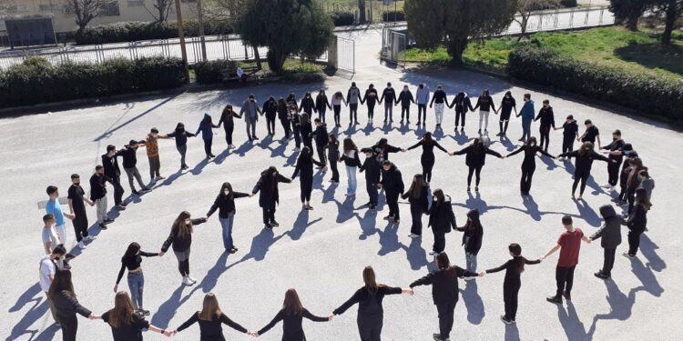 Φιλειρηνική δράση των μαθητών του Γυμνασίου-Λυκείου Αρμενίου (ΦΩΤΟ)