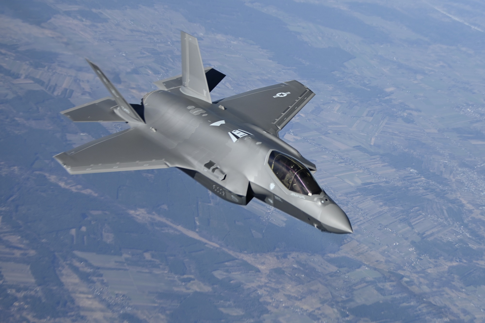 A. Στεφανής: Το “αόρατο” πολεμικό αεροπλάνο F 35 – Άλμα στο μέλλον με το μαχητικό 5ης γενιάς