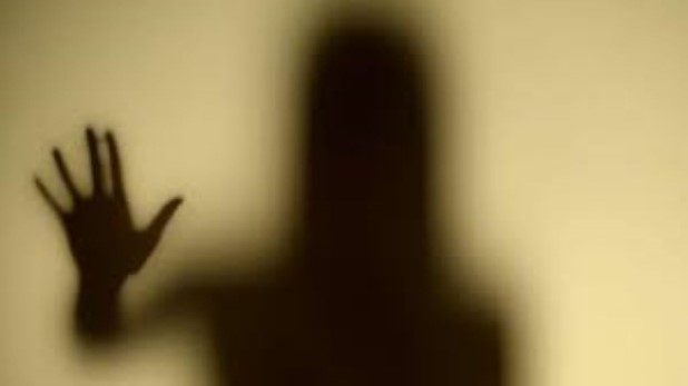 Στη γειτονιά γνώριζαν ότι η μάνα κρατούσε κλεισμένη την κόρη της για 42 χρόνια!