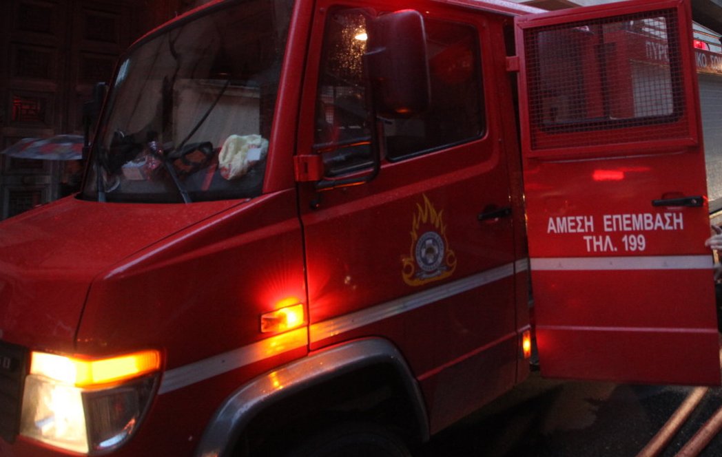 Άγιος Δημήτριος: Πυρκαγιά σε ξυλουργείο – Άμεση κινητοποίηση της πυροσβεστικής