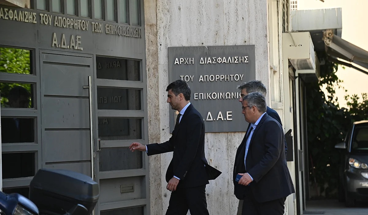 Κατατέθηκε στην ΑΔΑΕ η μήνυση Ανδρουλάκη για την απόπειρα παγίδευσης του κινητού του