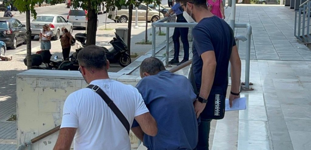 Φρίκη με τον μητροκτόνο στη Θεσσαλονίκη: Τη βίασε και μετά την σκότωσε
