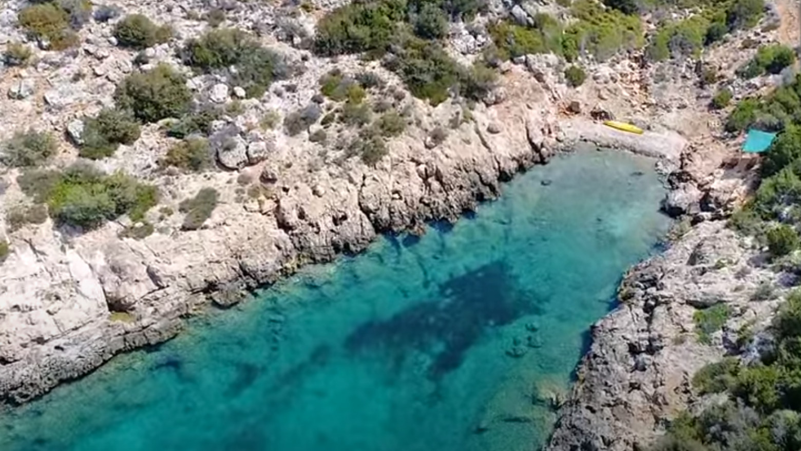 Το «φιόρδ του ερημίτη»: Αυτή είναι η δικιά μας «γαλάζια λίμνη»