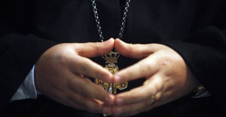 Κέρκυρα: Εκατοντάδες πιστοί ακολούθησαν τη λιτανεία του ιερού σκηνώματος του Αγίου Σπυρίδωνα