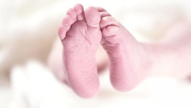 Ιταλία: Άφησε το 18 μηνών μωρό της και πήγε διακοπές – Το βρέφος πέθανε από ασιτία
