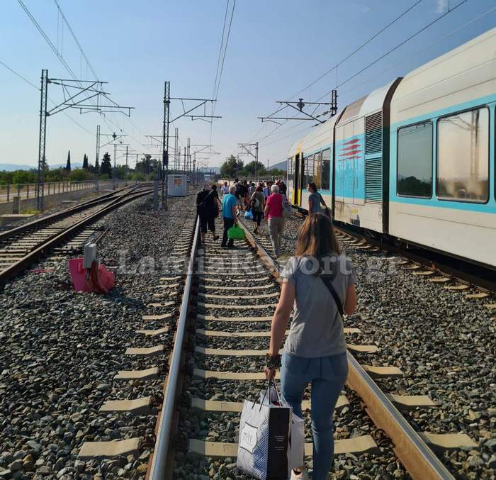 Εκτροχιασμός τρένου έξω από την Τιθορέα - Νωρίτερα είχε συγκρουστεί με αγελάδα