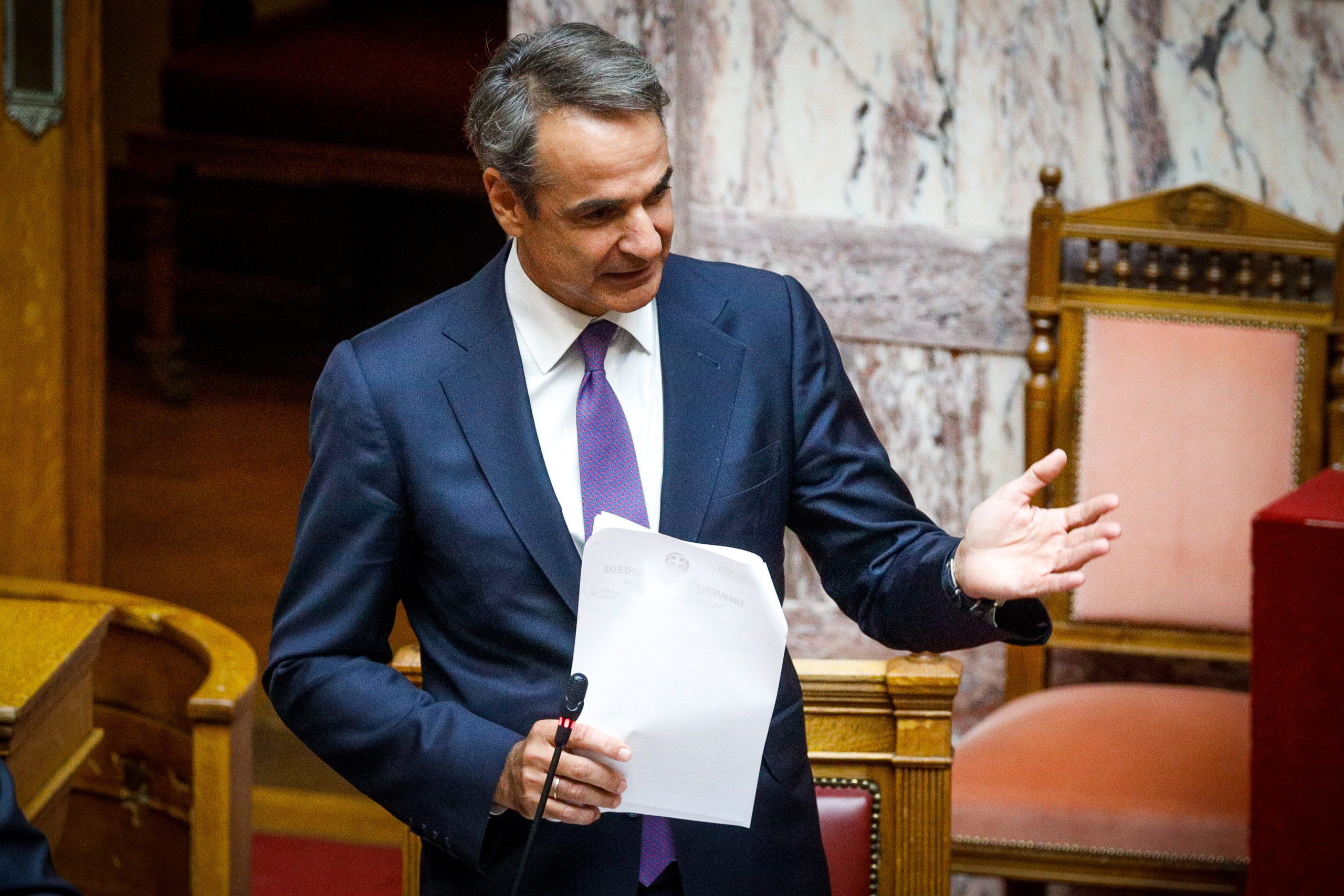 Τριτολογία Μητσοτάκης: Μιλάτε εσείς για εξυπηρέτηση συμφερόντων κ. Τσίπρα;