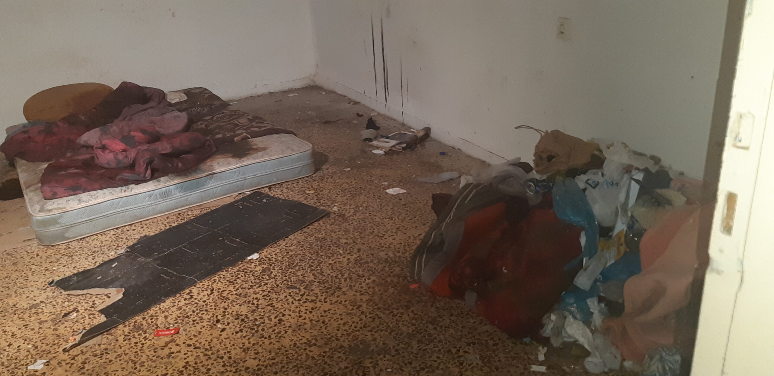 Σε αυτό το σπίτι διέμενε η η 35χρονη που βρέθηκε νεκρή (ΦΩΤΟ)