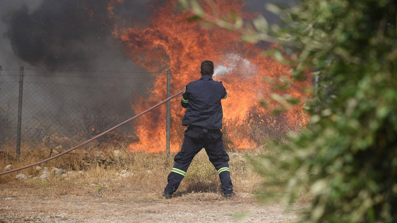 Λάρισα: Ξέσπασε φωτιά μεταξύ Νέες Καρυές – Ζάππειο