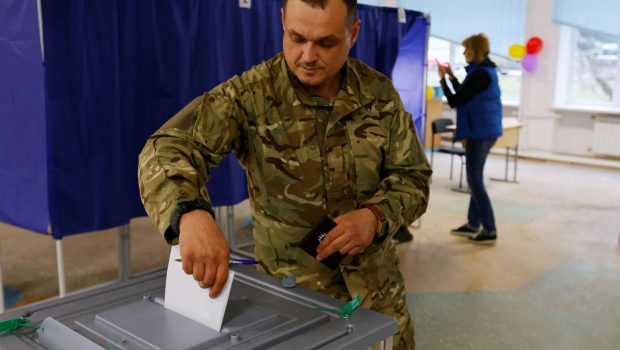 Ουκρανία: «Δεν θα αλλάξουν τίποτα» στις ενέργειες του Κιέβου τα δημοψηφίσματα