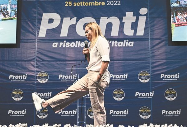 Τζόρτζια Μελόνι: Ποια πραγματικά είναι η σκληροπυρηνική πολιτικός που αναλαμβάνει την εξουσία στην Ιταλία