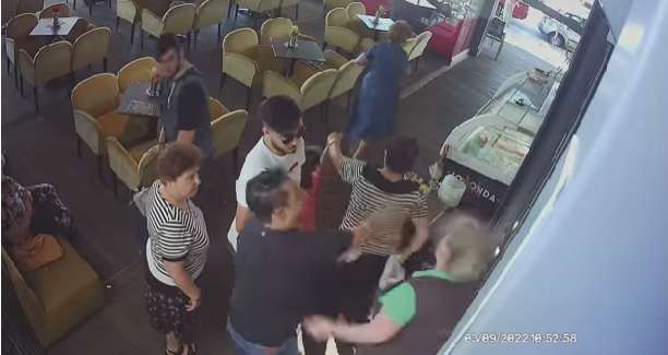 ΠΕΛΑΤΗΣ ΧΑΣΤΟΥΚΙΣΕ ΙΔΙΟΚΤΗΤΡΙΑ ΚΑΦΕ ΓΙΑΤΙ ΑΡΓΗΣΕ Η ΠΑΡΑΓΓΕΛΙΑ