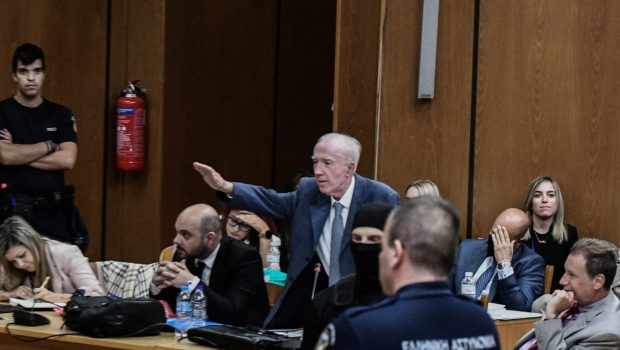 ΣΥΡΙΖΑ: Προσβολή για τη Δικαιοσύνη, πρόκληση προς τη Δημοκρατία οι ναζιστικοί χαιρετισμοί Πλεύρη