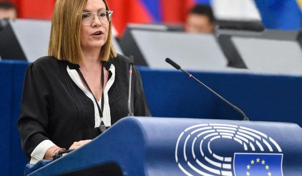 Μαρία Σπυράκη: Επείγουσα ερώτηση στην Κομισιόν για τη συμπεριφορά της Τουρκίας στον Τζιτζικώστα