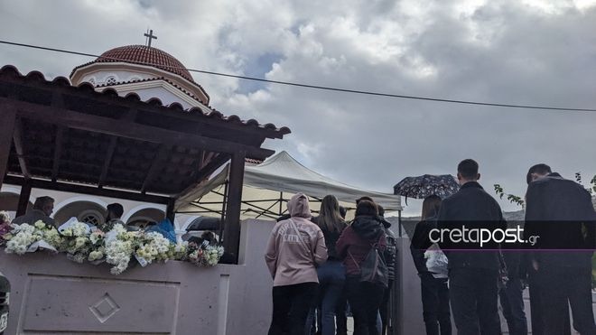 Χανιά: Ράγισαν καρδιές στην κηδεία της 21χρονης Έμμας
