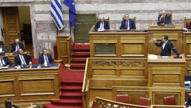 Το μέτωπο Μητσοτάκη με ΣΥΡΙΖΑ και «σοσιαλ- Καμμένο» Ανδρουλάκη και το φλερτ Τσίπρα στους συντηρητικούς
