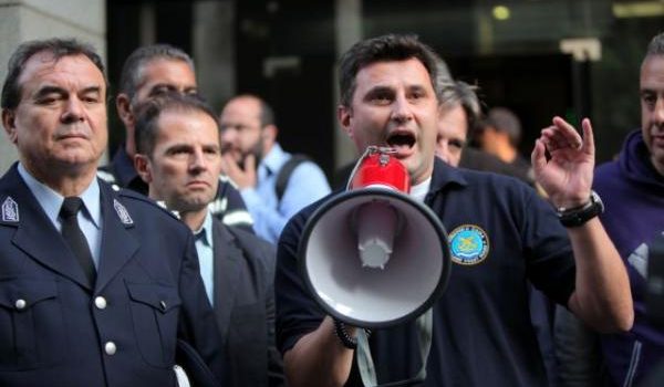 Βουλή: ΣΥΡΙΖΑ και ΜέΡΑ25 καταψήφισαν την τροπολογία για το επίδομα στους ενστόλους