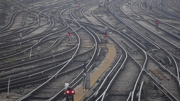 Βρετανία: Απεργία έχουν εξαγγείλει οι σιδηροδρομικοί από την παραμονή των Χριστουγέννων
