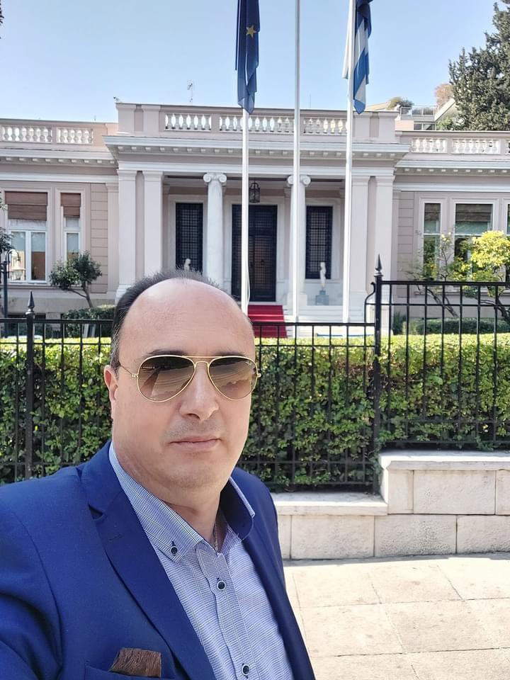 Μέχρι στο Μαξίμου έφτασε ο Μπάμπης Τσιαπάλας! (ΦΩΤΟ)