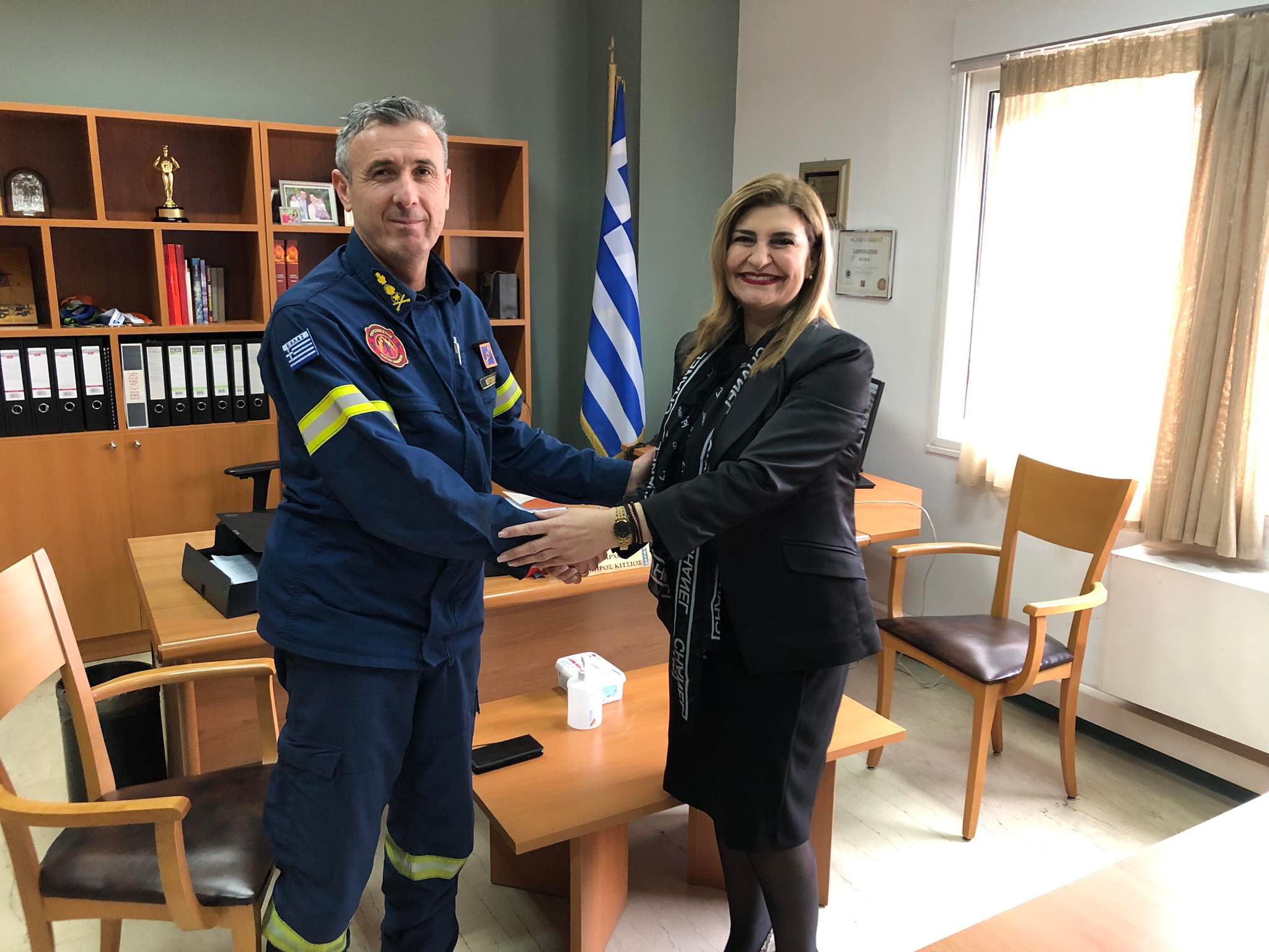 Ε. Λιακούλη: «Ευχές και θεσμική συνεργασία με τους Επικεφαλής της Πυροσβεστικής»