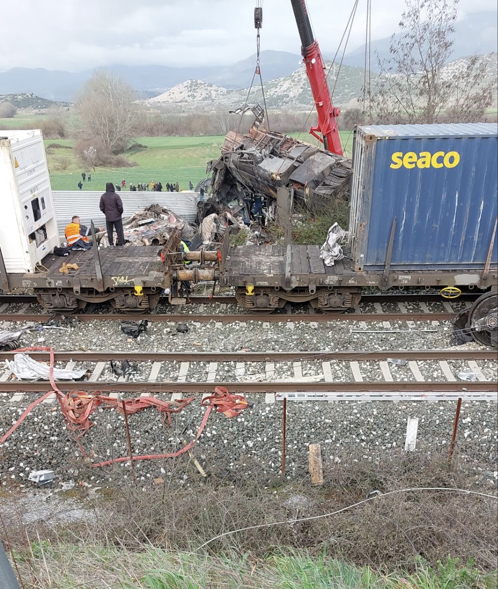 Σύγκρουση τρένων στη Λάρισα - Μητσοτάκης: Συγγνώμη προσωπική, αλλά και στο όνομα όλων όσοι κυβέρνησαν
