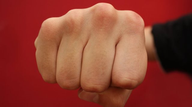 Φάρσαλα: Τον ξυλοφόρτωσε σε ποιμνιοστάσιο – Nοσηλεύεται στο Γενικό Νοσοκομείο Λάρισας