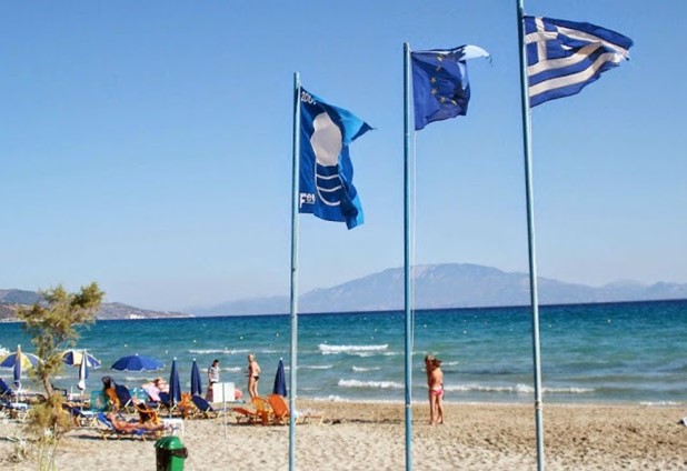 Πέντε γαλάζιες σημαίες στην Π.Ε. Λάρισας - Οι καθαρότερες παραλίες της χώρας - Δείτε ποιες είναι αυτές