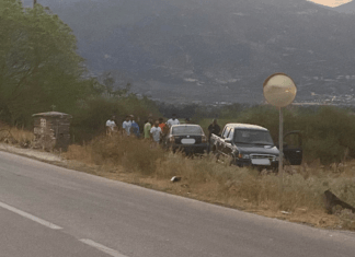 Τροχαίο έξω από τη Λάρισα – Αυτοκίνητο βγήκε από το δρόμο (ΦΩΤΟ)