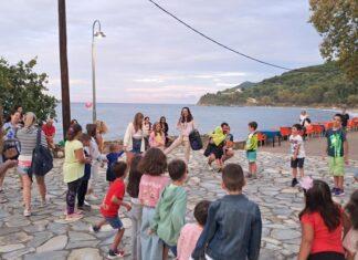 Διασκέδασαν με παιχνιδοτράγουδα στην Κουτσουπιά (ΦΩΤΟ)